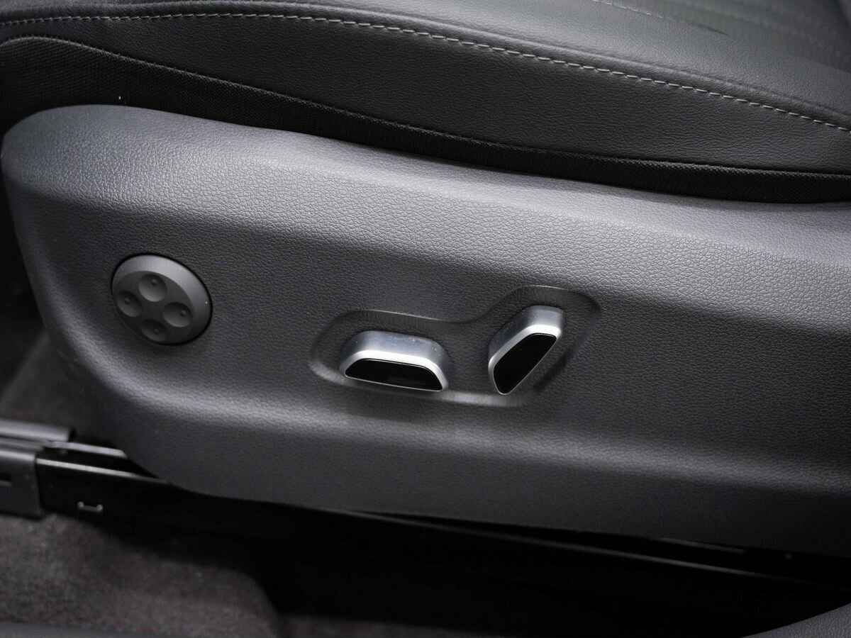 Купить Hongqi HS5, 2023, 165 км, фото №29