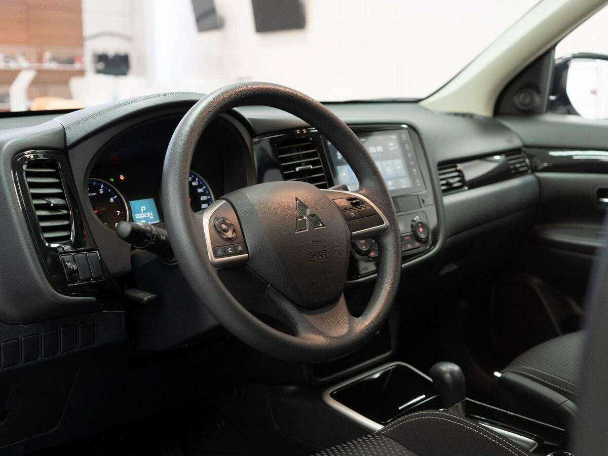 Купить Mitsubishi Outlander, 2022, 235 км, фото №5