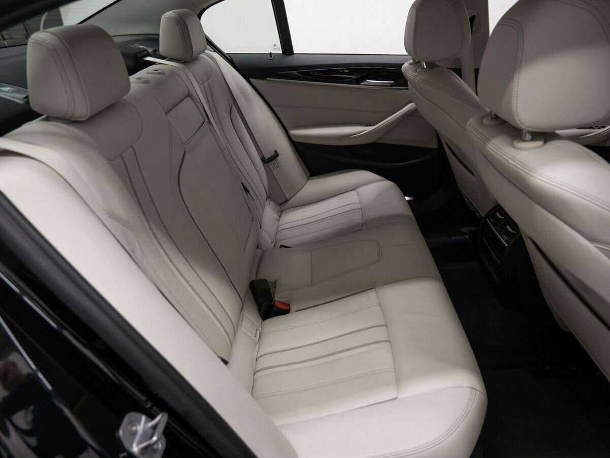 Купить BMW 5 серии 520i, 2018, 174 500 км, фото №9