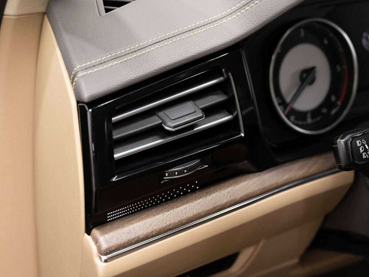 Купить Volkswagen Touareg, 2018, 235 000 км, фото №17