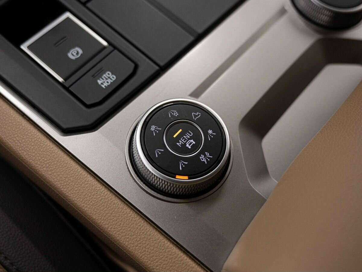 Купить Volkswagen Touareg, 2018, 235 000 км, фото №21