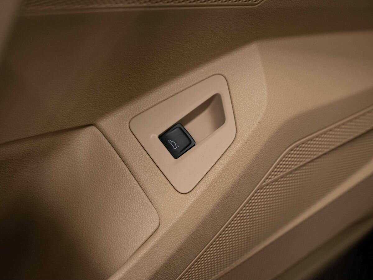 Купить Volkswagen Touareg, 2018, 235 000 км, фото №24