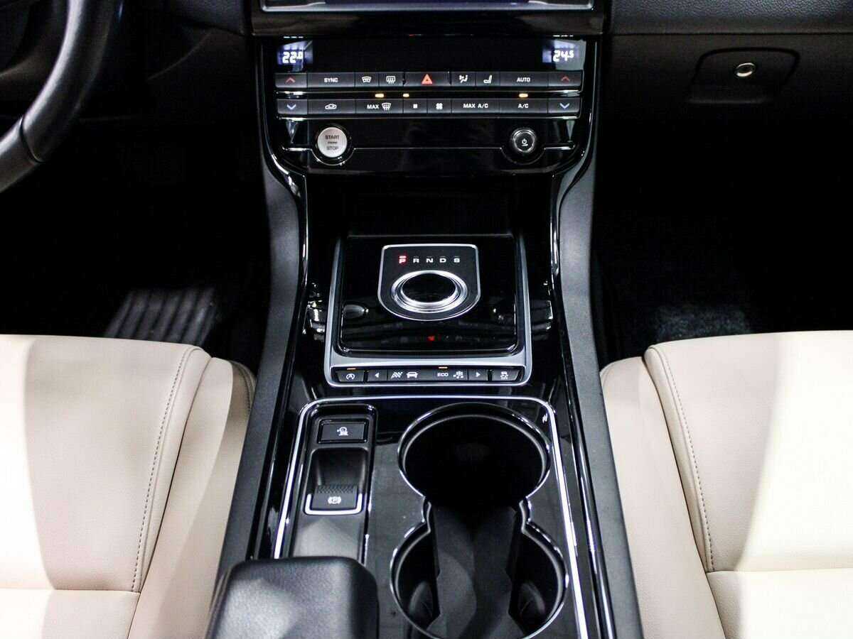 Купить Jaguar XE, 2016, 140 650 км, фото №20