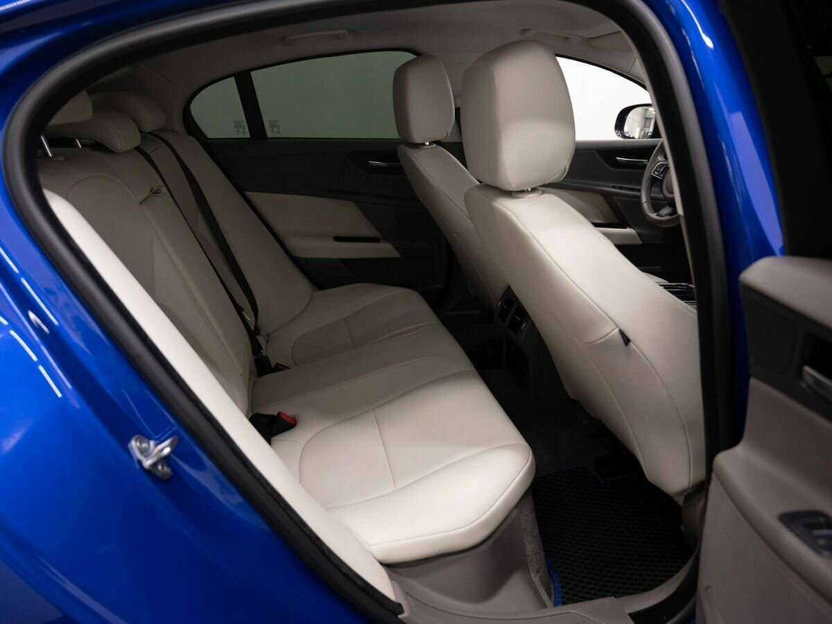 Купить Jaguar XE, 2017, 54 000 км, фото №10