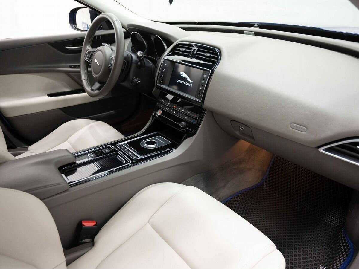 Купить Jaguar XE, 2017, 54 000 км, фото №11