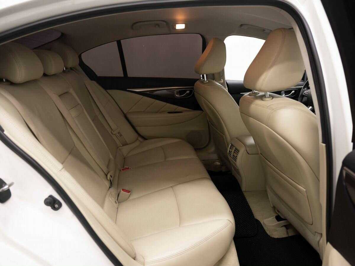 Купить Infiniti Q50, 2015, 117 982 км, фото №6