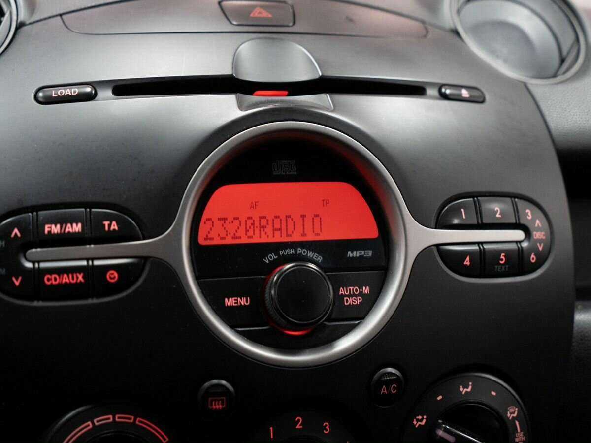 Купить Mazda 2, 2008, 240 000 км, фото №12