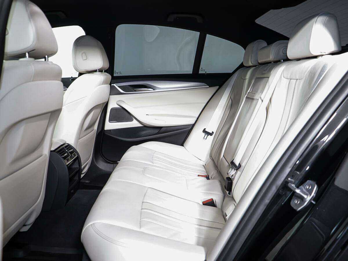 Купить BMW 5 серии 530i xDrive, 2019, 28 830 км, фото №11