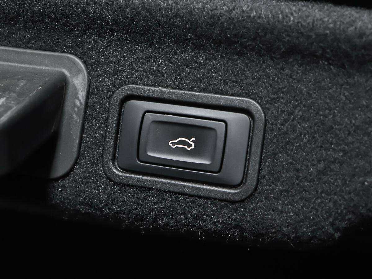 Купить Audi A8 Long, 2016, 74 915 км, фото №17