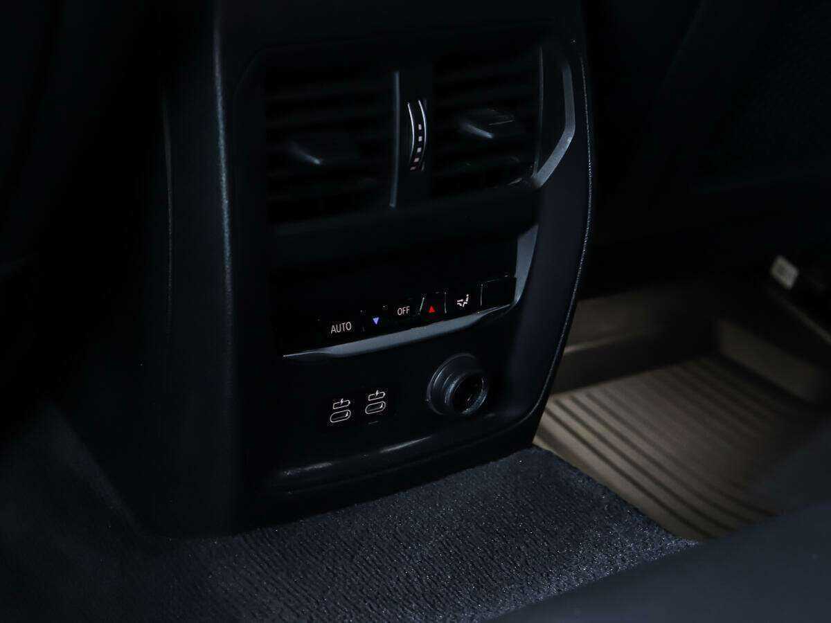 Купить BMW 3 серии 320i xDrive, 2019, 49 135 км, фото №15