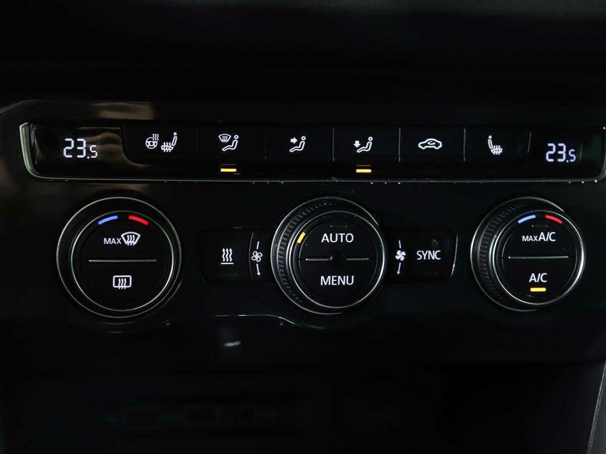 Купить Volkswagen Tiguan, 2018, 75 680 км, фото №16