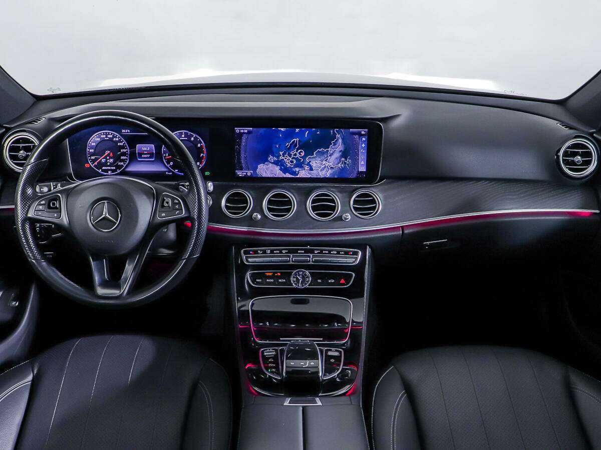 Купить Mercedes-Benz E-Класс 300, 2016, 55 977 км, фото №10