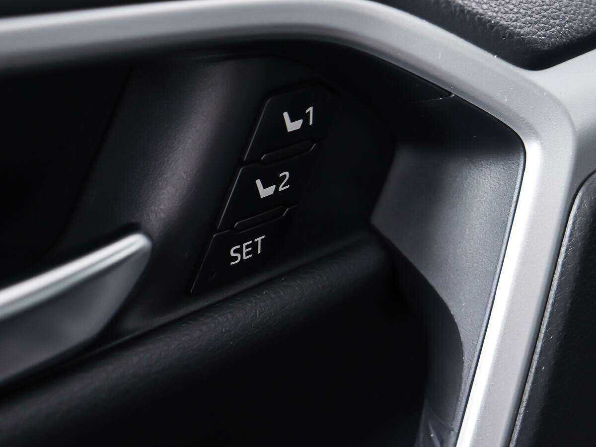 Купить Toyota RAV4, 2021, 49 100 км, фото №15