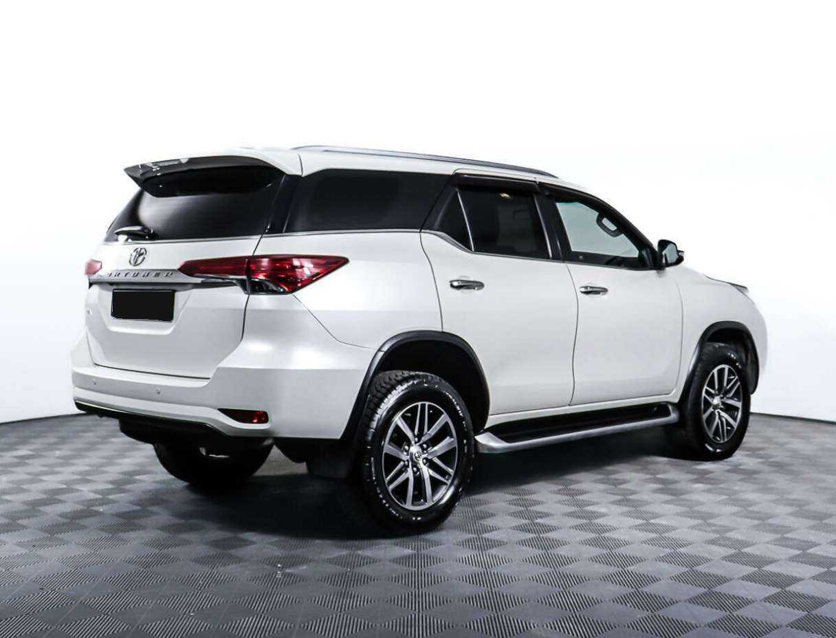 Купить Toyota Fortuner, 2017, 128 498 км, фото №5