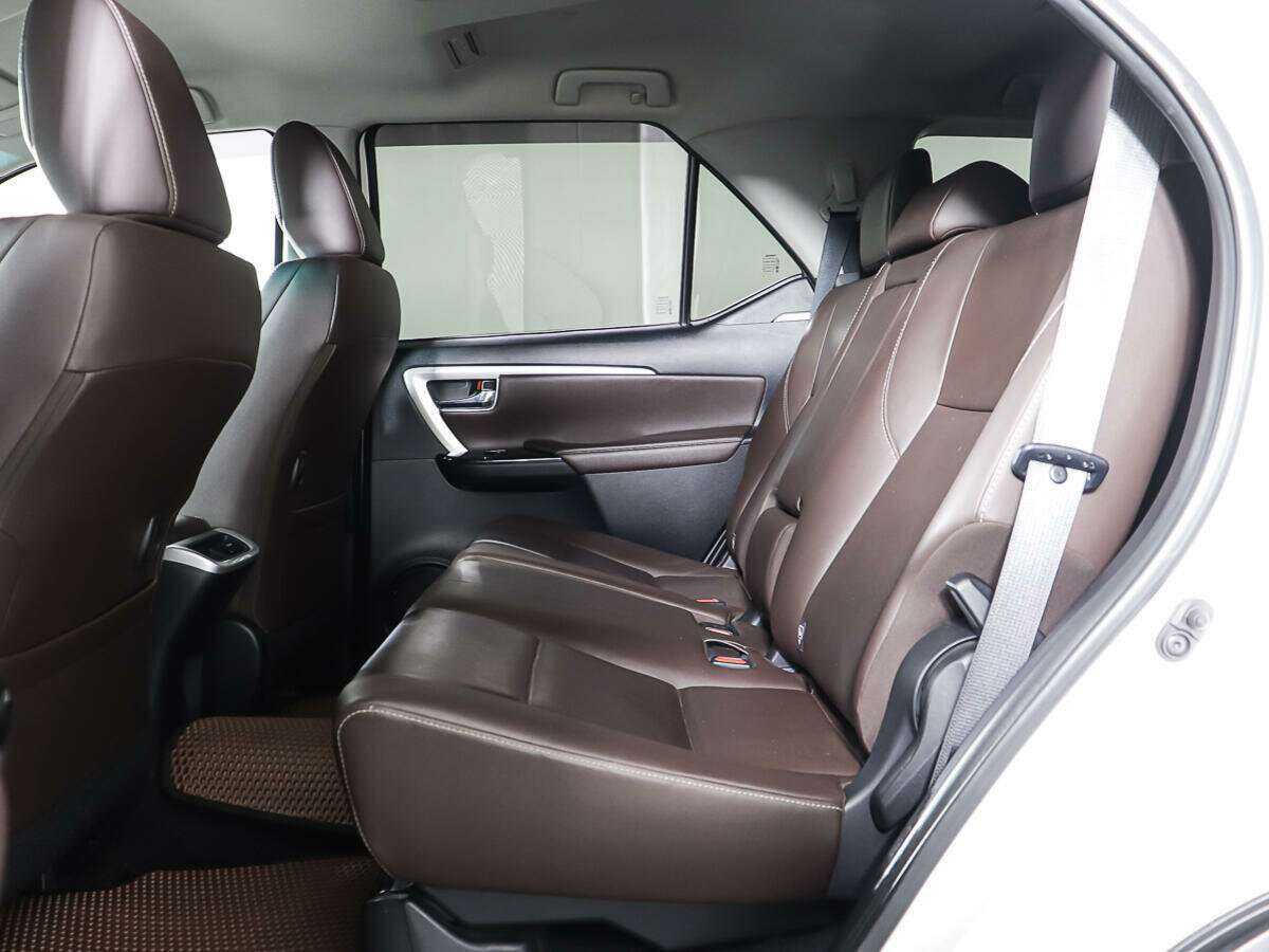 Купить Toyota Fortuner, 2017, 128 498 км, фото №10