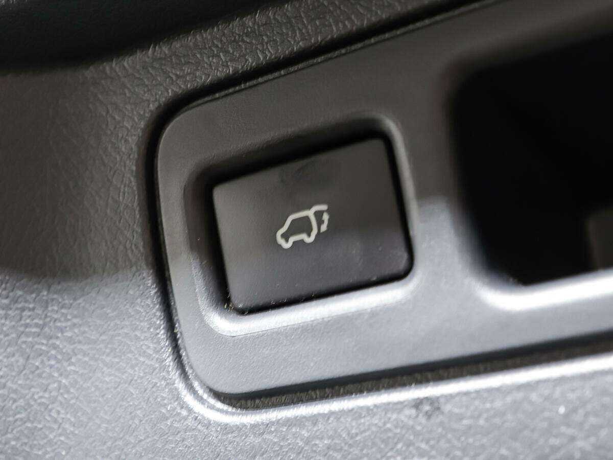 Купить Toyota Fortuner, 2017, 128 498 км, фото №16