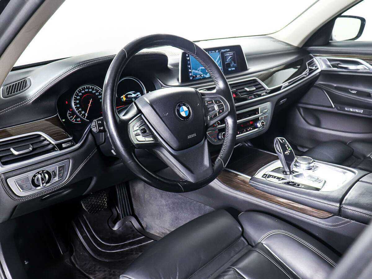 Купить BMW 7 серии 750i xDrive, 2016, 151 029 км, фото №13