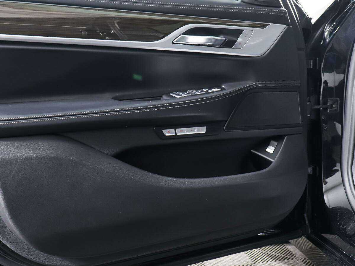 Купить BMW 7 серии 750i xDrive, 2016, 151 029 км, фото №18