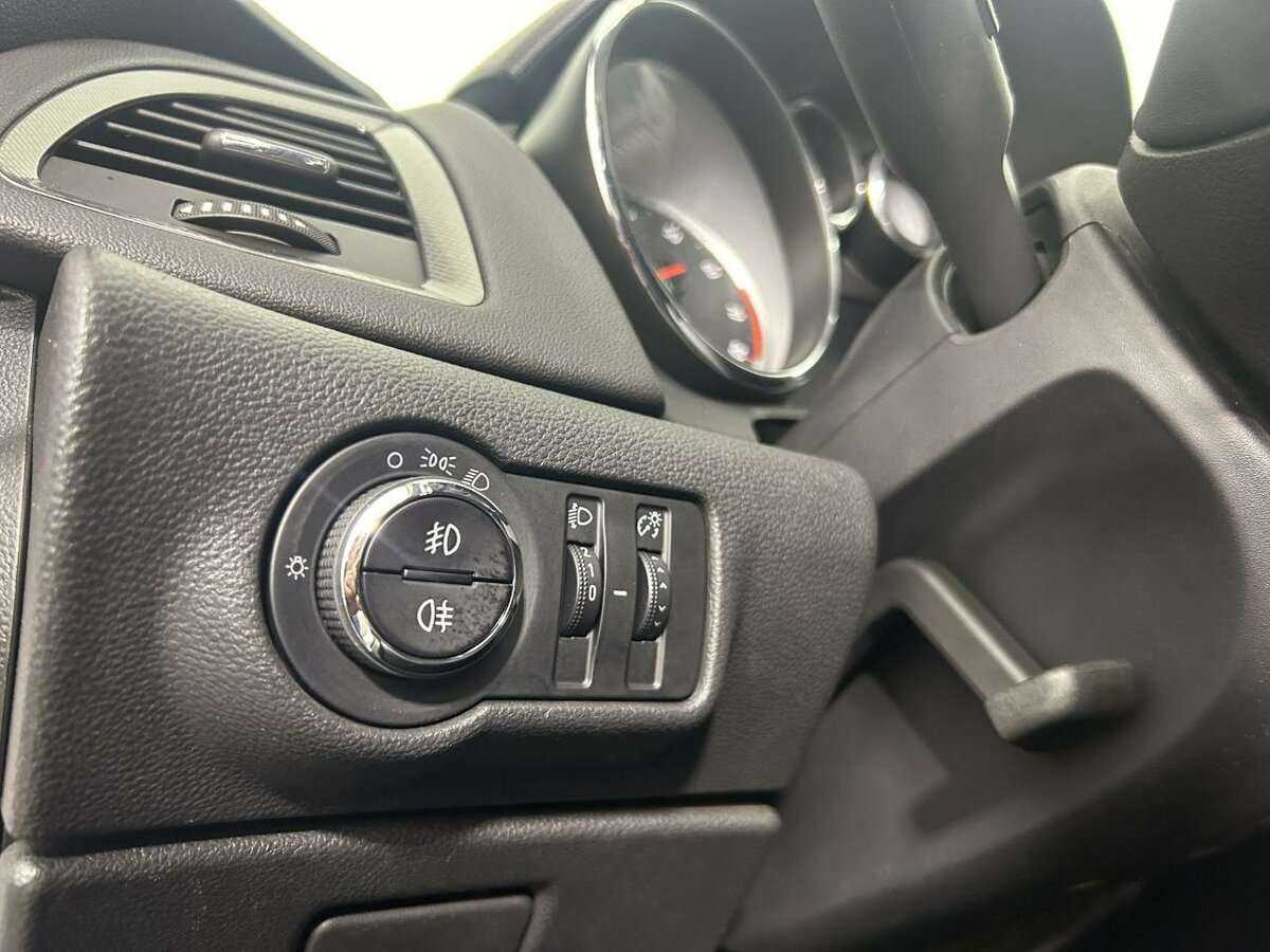 Купить Opel Astra, 2011, 258 397 км, фото №9