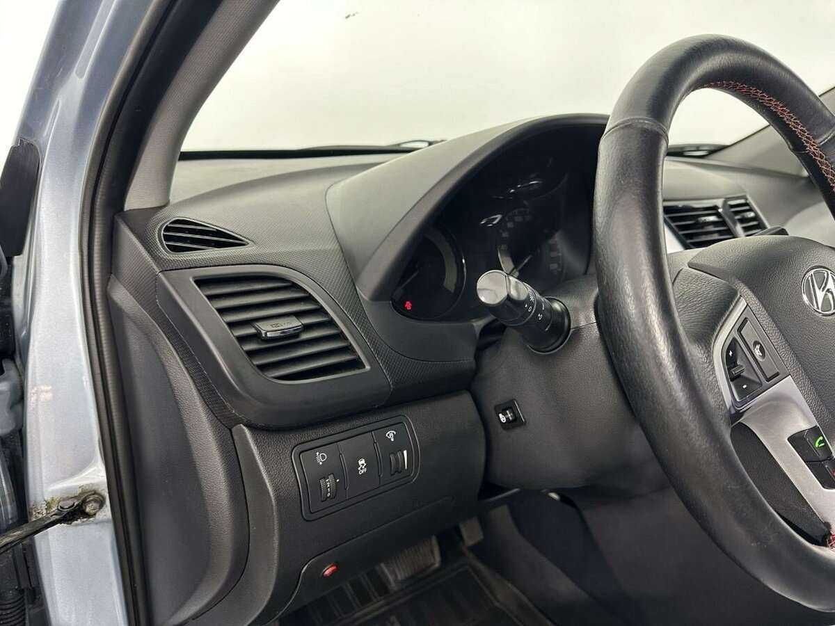 Купить Hyundai Solaris, 2011, 134 000 км, фото №9