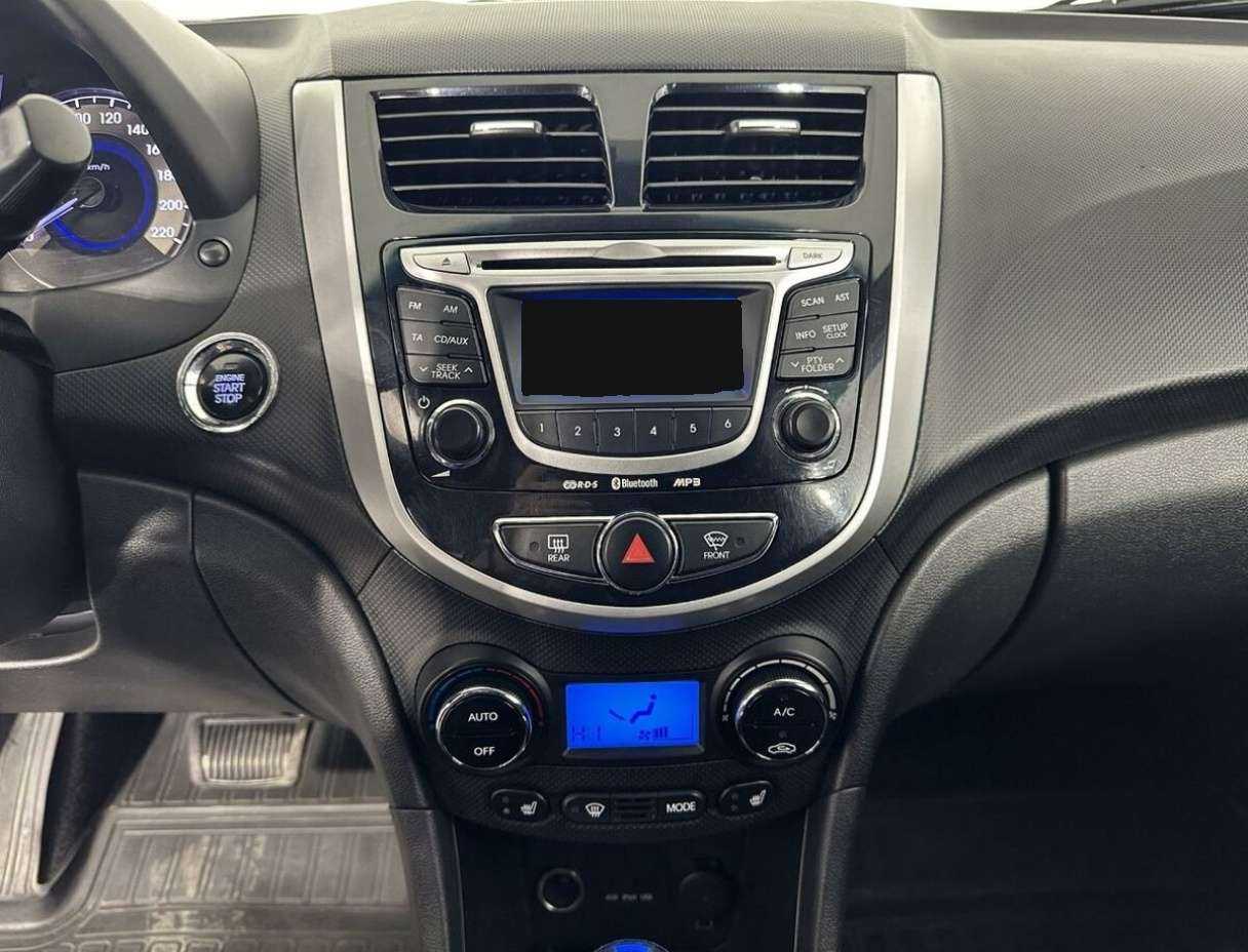 Купить Hyundai Solaris, 2011, 134 000 км, фото №12