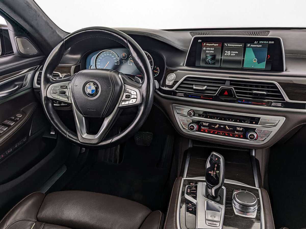 Купить BMW 7 серии Long 750Li xDrive, 2017, 170 699 км, фото №16
