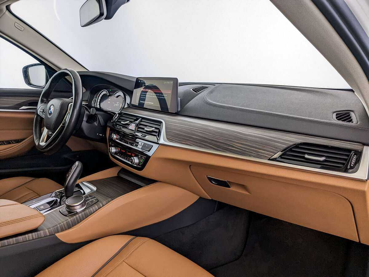 Купить BMW 5 серии 520d xDrive, 2017, 72 392 км, фото №11