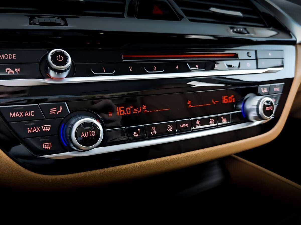 Купить BMW 5 серии 520d xDrive, 2017, 72 392 км, фото №20