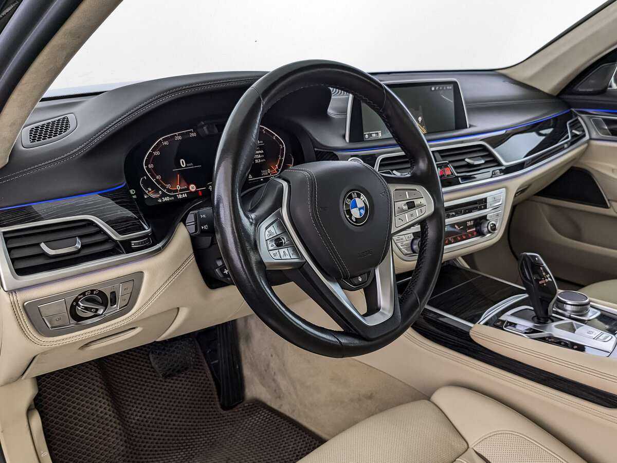 Купить BMW 7 серии Long 740Li xDrive, 2021, 99 843 км, фото №10