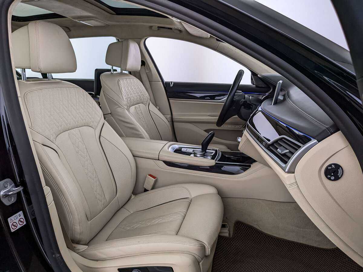 Купить BMW 7 серии Long 740Li xDrive, 2021, 99 843 км, фото №17