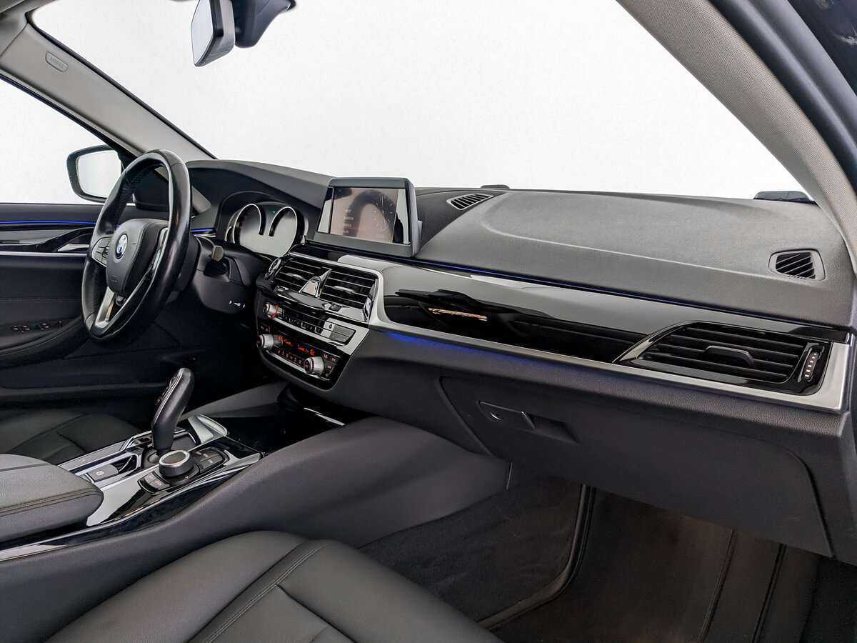 Купить BMW 5 серии 520d, 2019, 81 388 км, фото №11