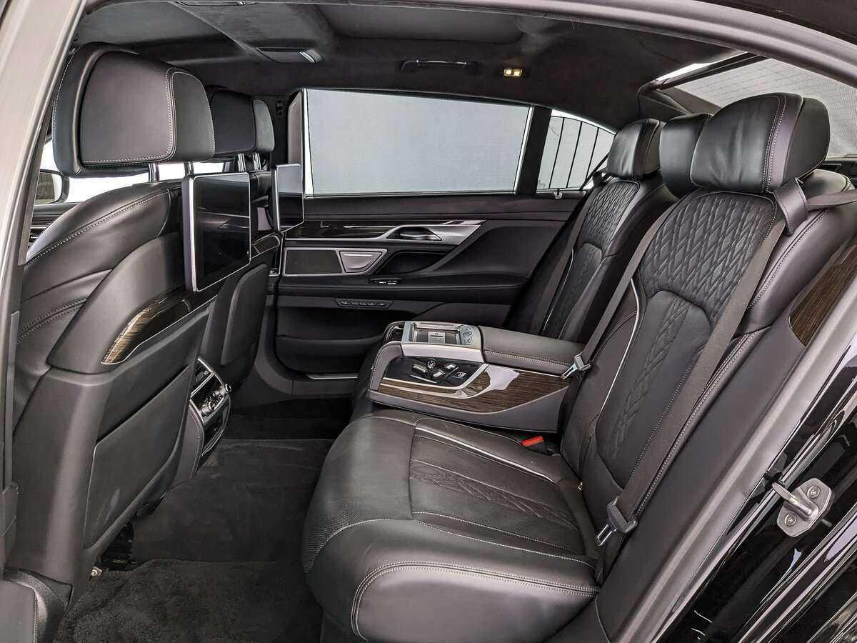 Купить BMW 7 серии Long 750Li xDrive, 2019, 48 116 км, фото №13