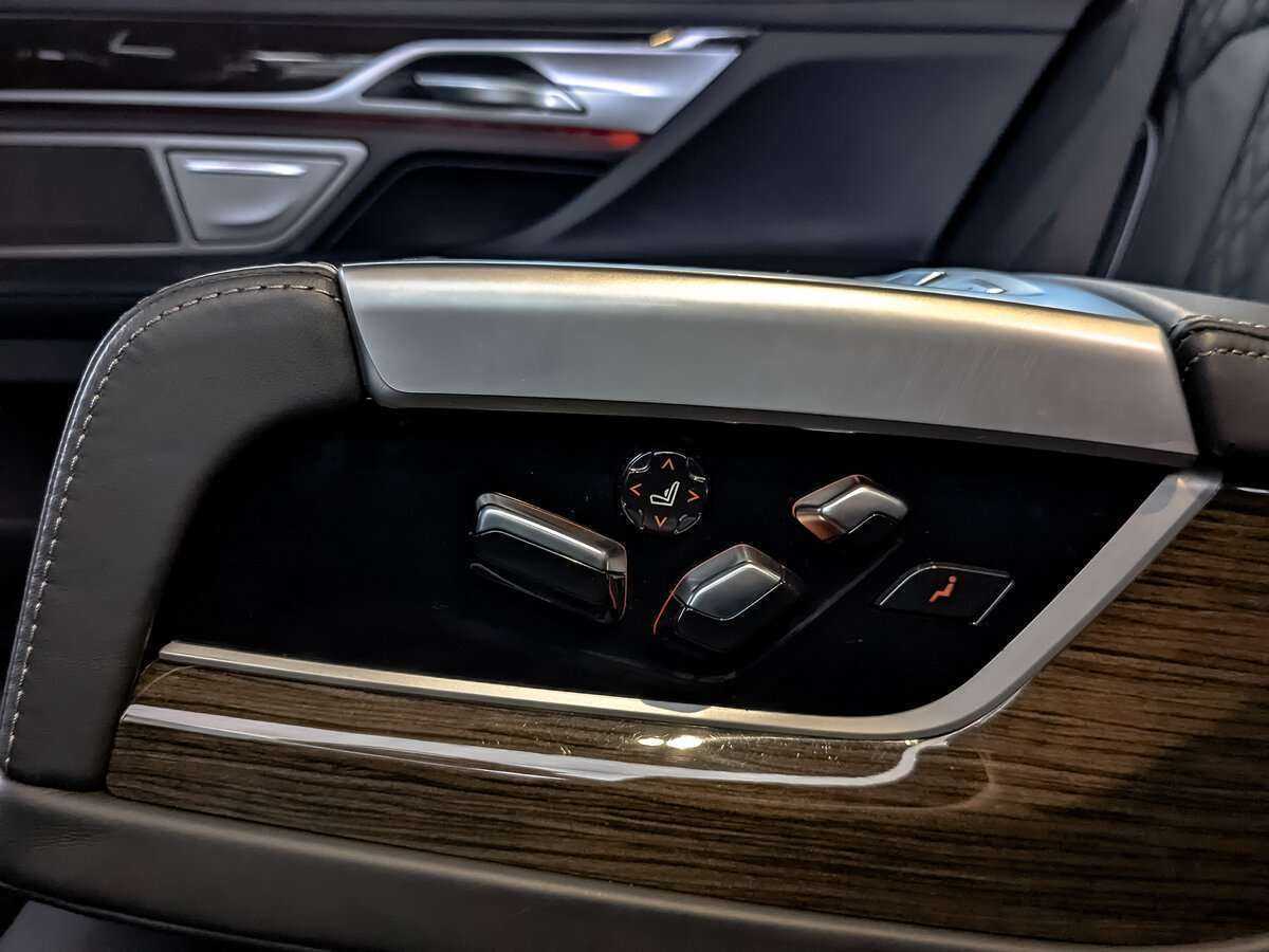 Купить BMW 7 серии Long 750Li xDrive, 2019, 48 116 км, фото №22