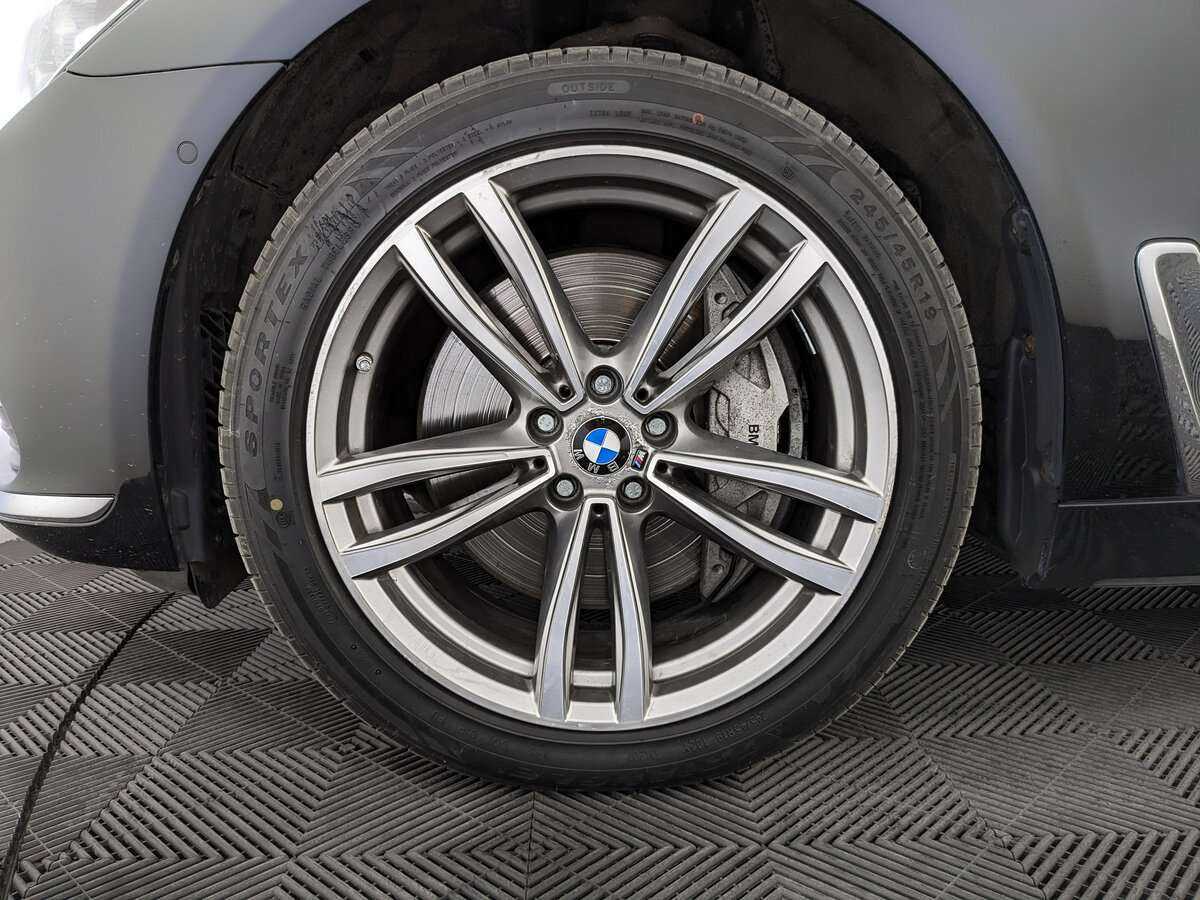Купить BMW 7 серии Long 750Li xDrive, 2017, 78 101 км, фото №11