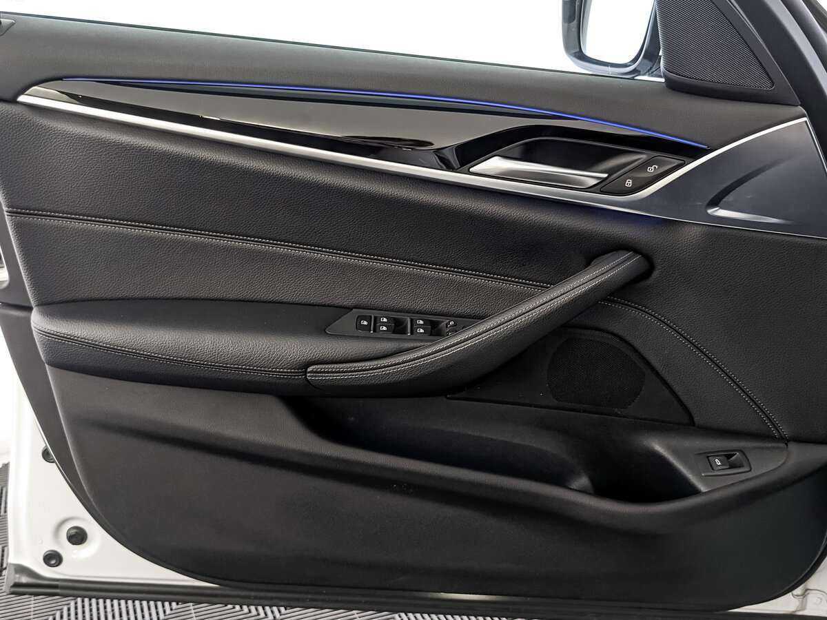 Купить BMW 5 серии 520d, 2017, 141 423 км, фото №15