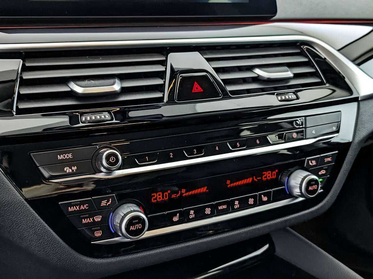 Купить BMW 5 серии 520i, 2020, 56 000 км, фото №15