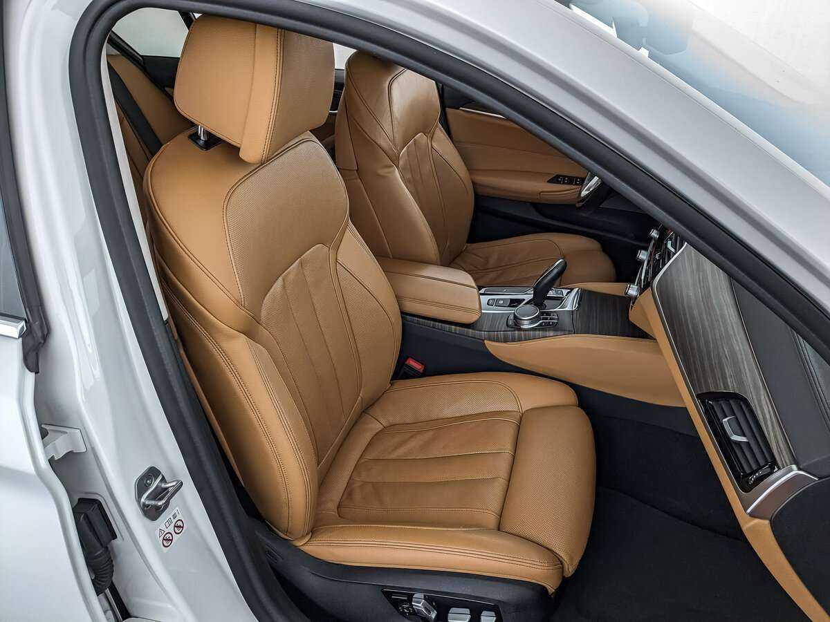 Купить BMW 5 серии 530i xDrive, 2019, 84 800 км, фото №19