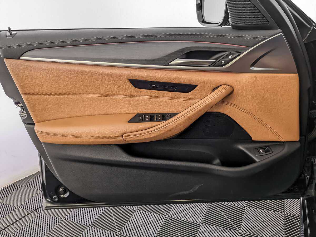 Купить BMW 5 серии 530d xDrive, 2021, 93 206 км, фото №12