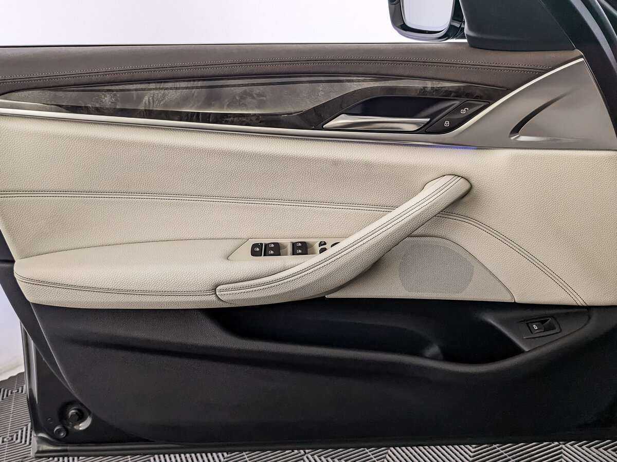 Купить BMW 5 серии 520i, 2017, 114 874 км, фото №15