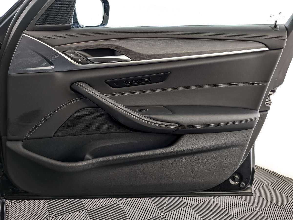 Купить BMW 5 серии 530d xDrive, 2021, 82 551 км, фото №17