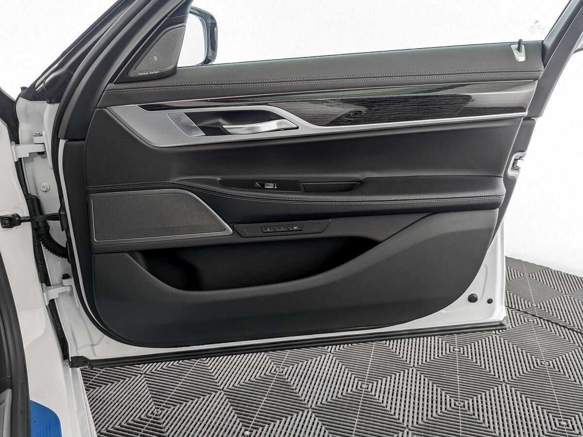 Купить BMW 7 серии 730d xDrive, 2019, 51 721 км, фото №21