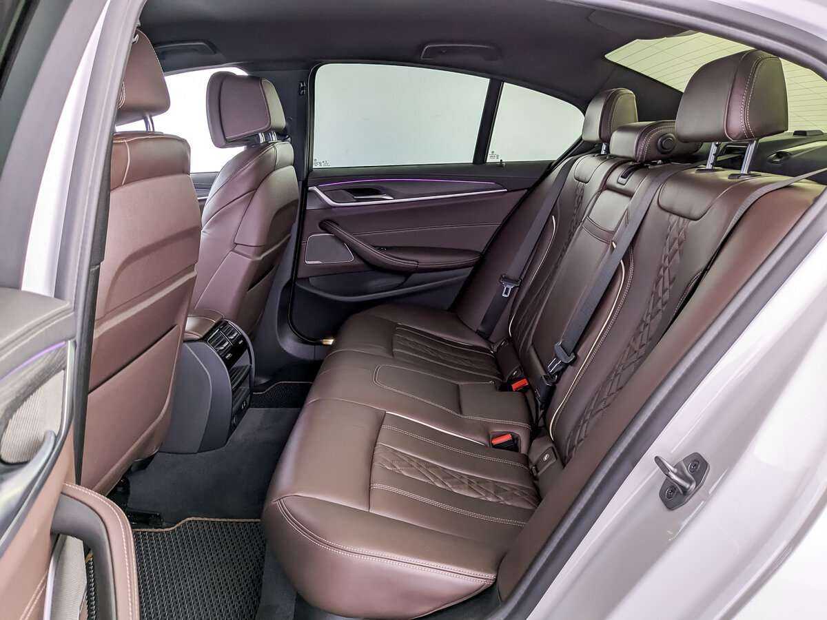 Купить BMW 5 серии 530d xDrive, 2020, 64 100 км, фото №12