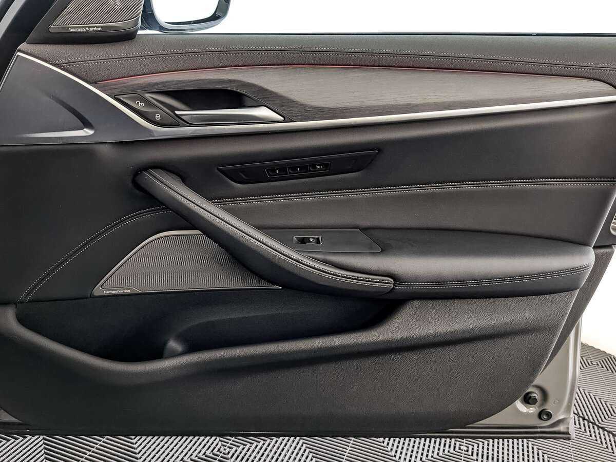 Купить BMW 5 серии 530d xDrive, 2021, 57 707 км, фото №19