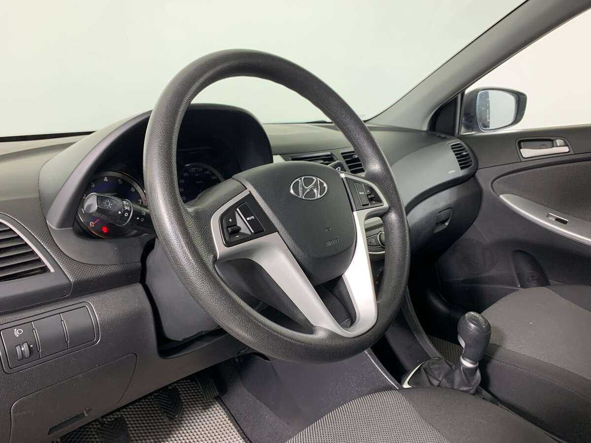 Купить Hyundai Solaris, 2011, 149 000 км, фото №9