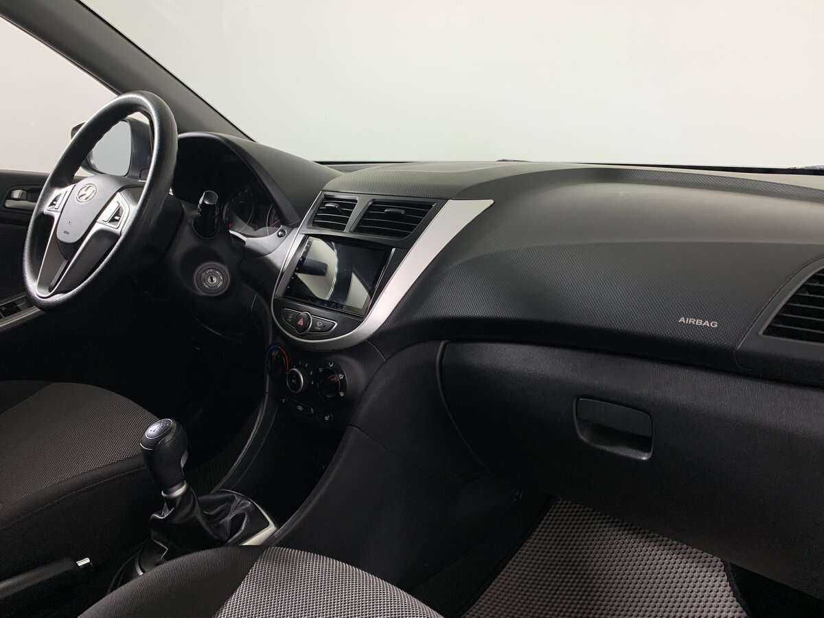 Купить Hyundai Solaris, 2011, 149 000 км, фото №11