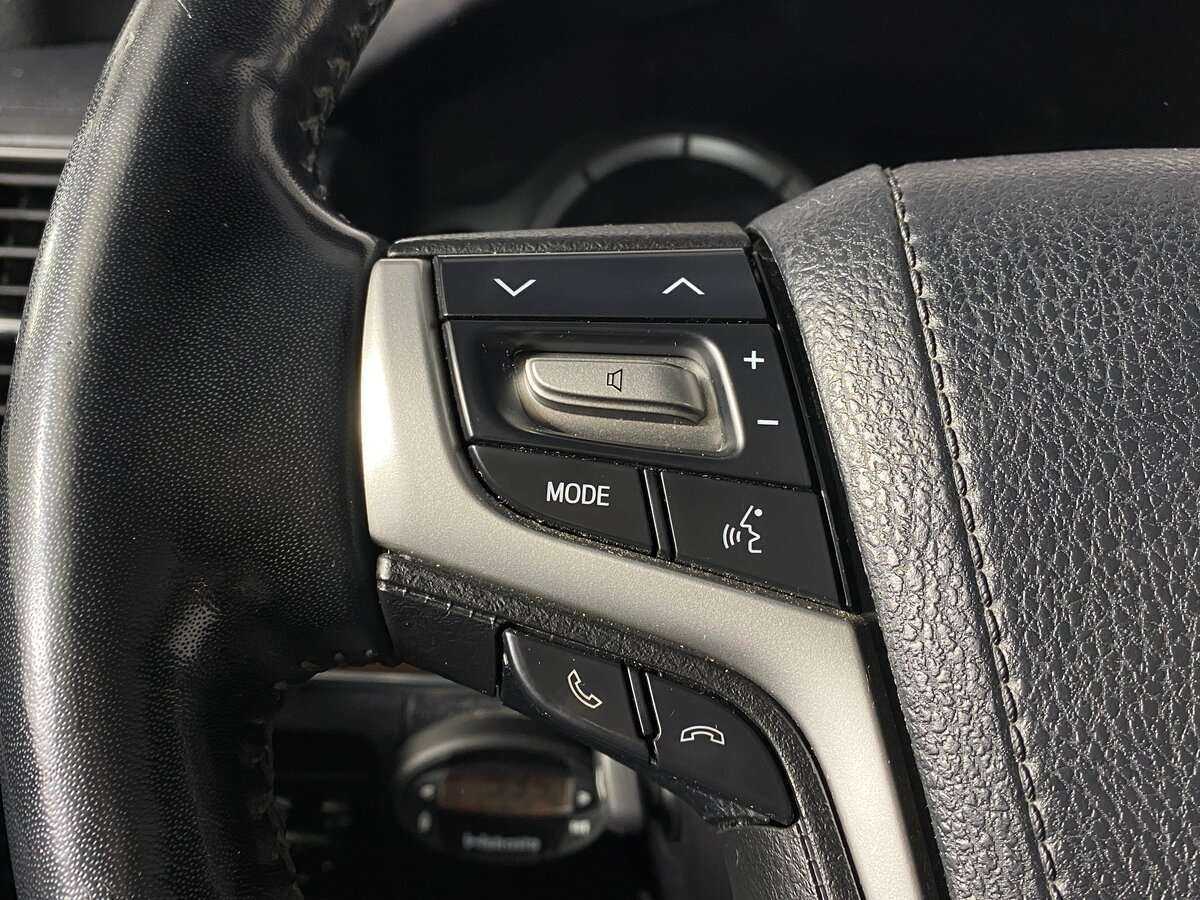 Купить Toyota Land Cruiser, 2017, 200 149 км, фото №9