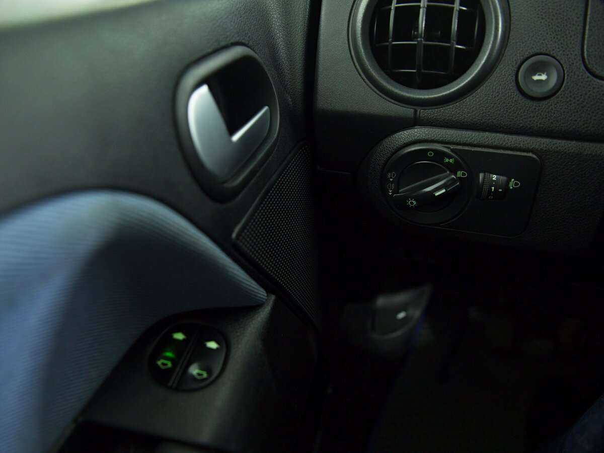 Купить Ford Fusion, 2005, 228 696 км, фото №18