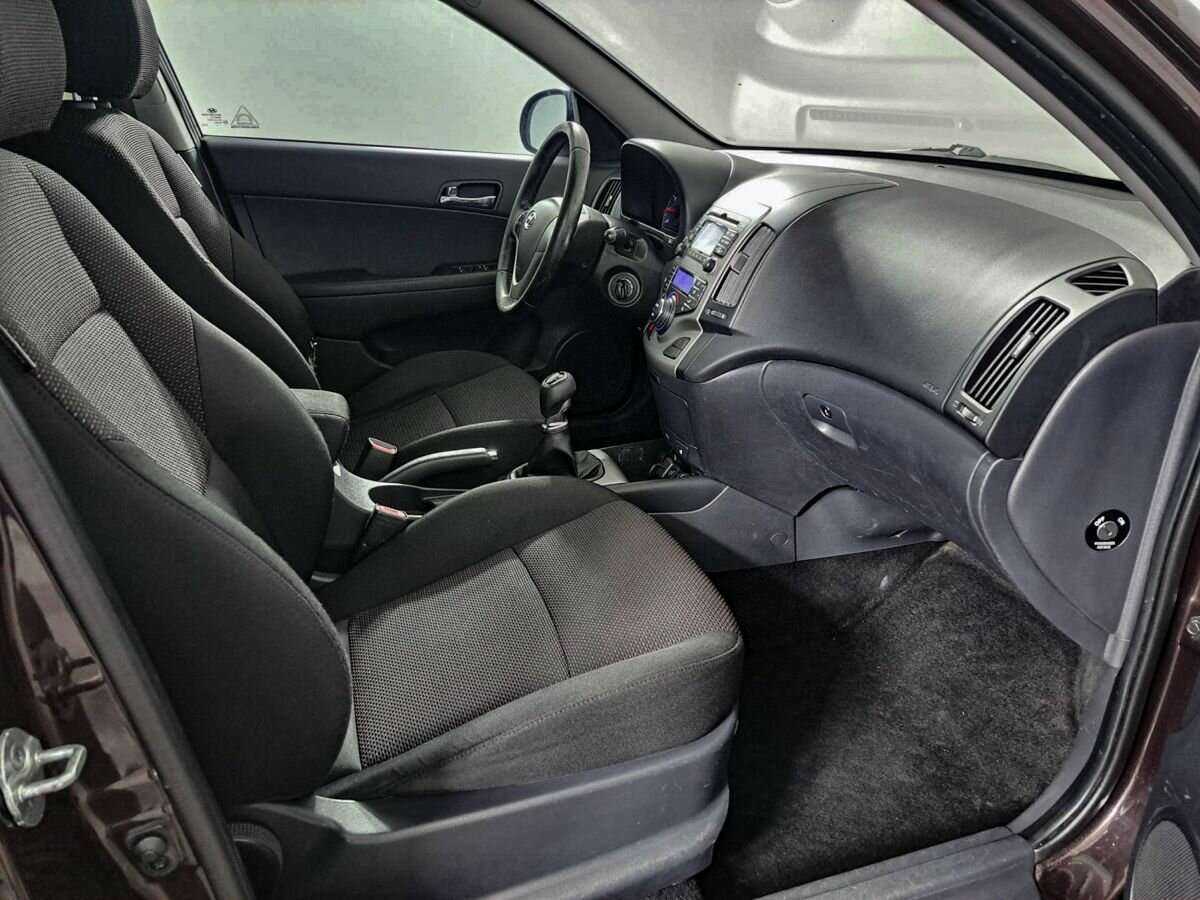 Купить Hyundai i30, 2010, 224 289 км, фото №11