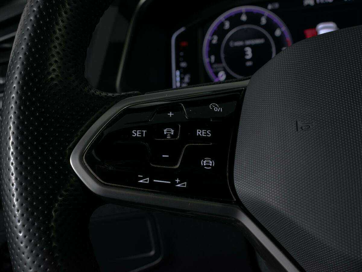 Купить Volkswagen Tiguan, 2021, 88 371 км, фото №17