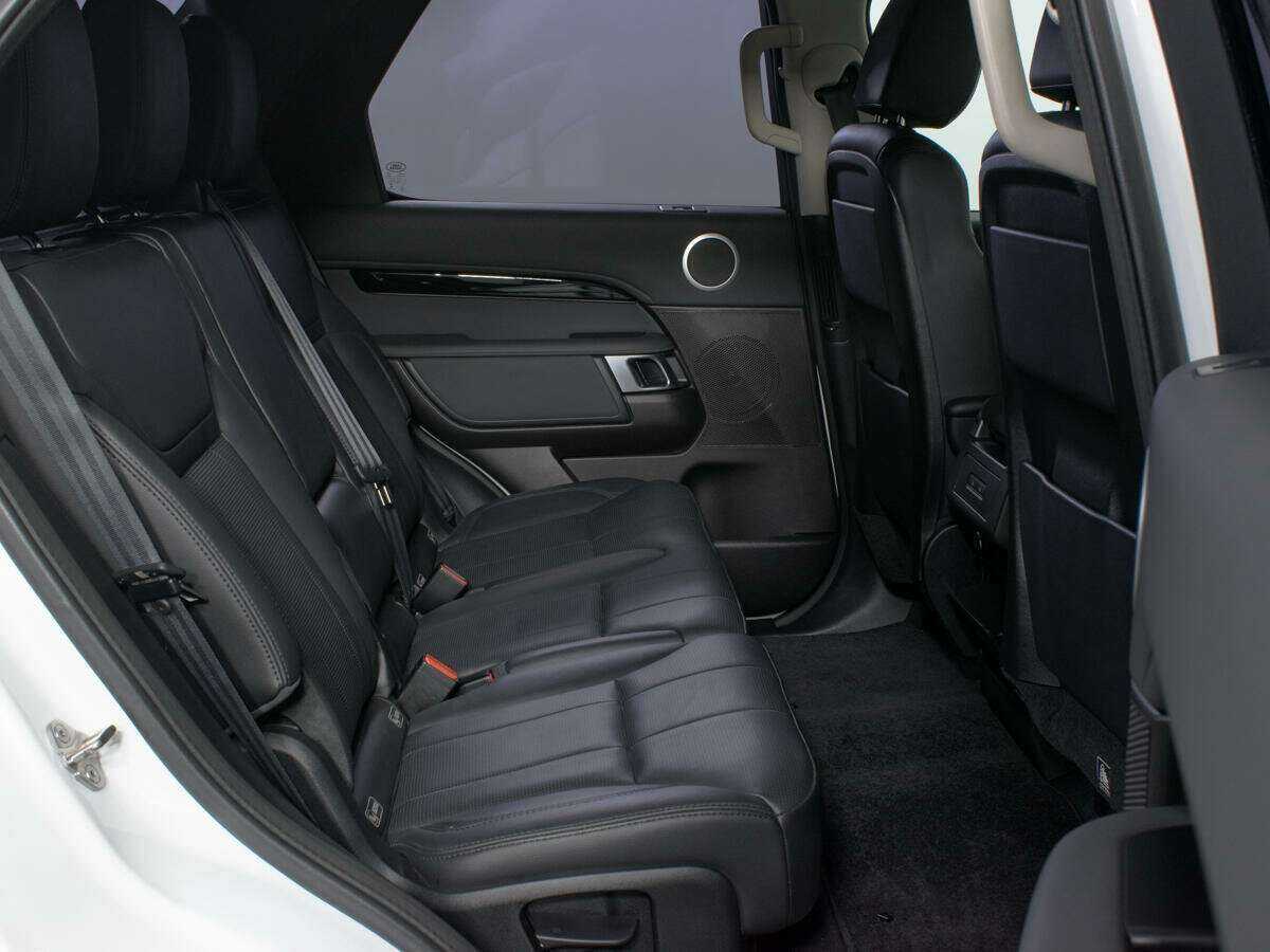 Купить Land Rover Discovery, 2018, 65 166 км, фото №12
